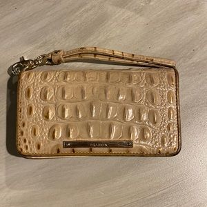 Brahmin wristlet